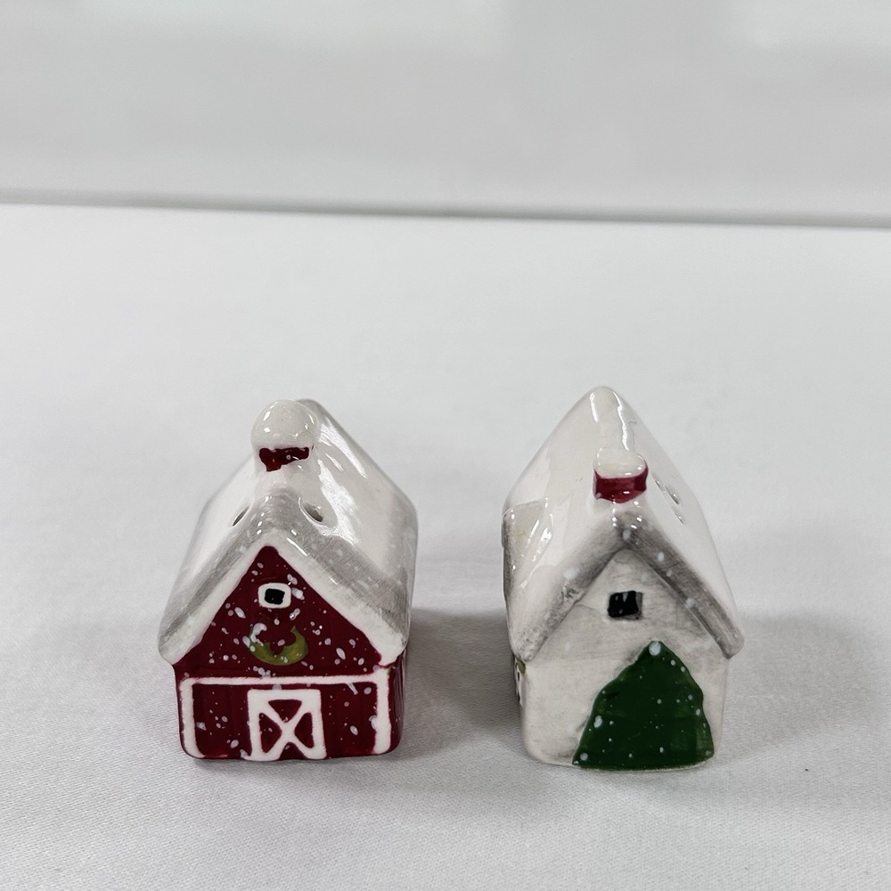 Cottage House Barn Salt Pepper Shakers Set Christmas Snow Winter Ceramic Vintage - Picture 5 of 9